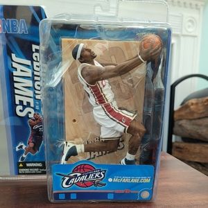2005 McFarlane Toys Series 10 LEBRON JAMES White Variant - Cleveland Cavaliers